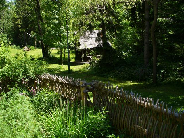 Skansen wiosną - kliknij żeby powiększyć